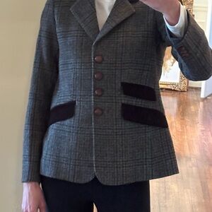 Orvis Women's Gray Blazer with Brown Buttons